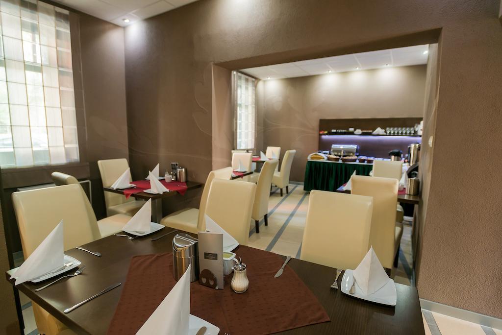 Hotel Fuerdohaz นีเรกฮาซา ภายนอก รูปภาพ