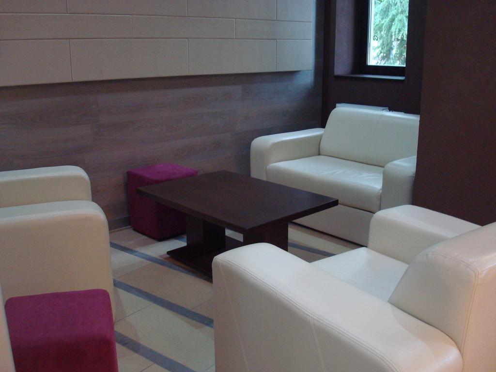 Hotel Fuerdohaz นีเรกฮาซา ภายนอก รูปภาพ